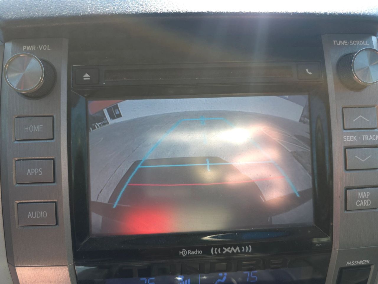 Toyota Tundra 2WD Truck CrewMax 5.7L V8 6-Spd AT LTD (Natl) 2015