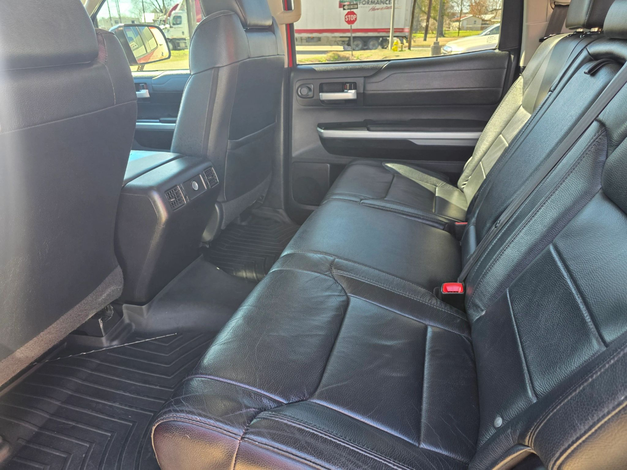 Toyota Tundra 2WD Truck CrewMax 5.7L V8 6-Spd AT LTD (Natl) 2015