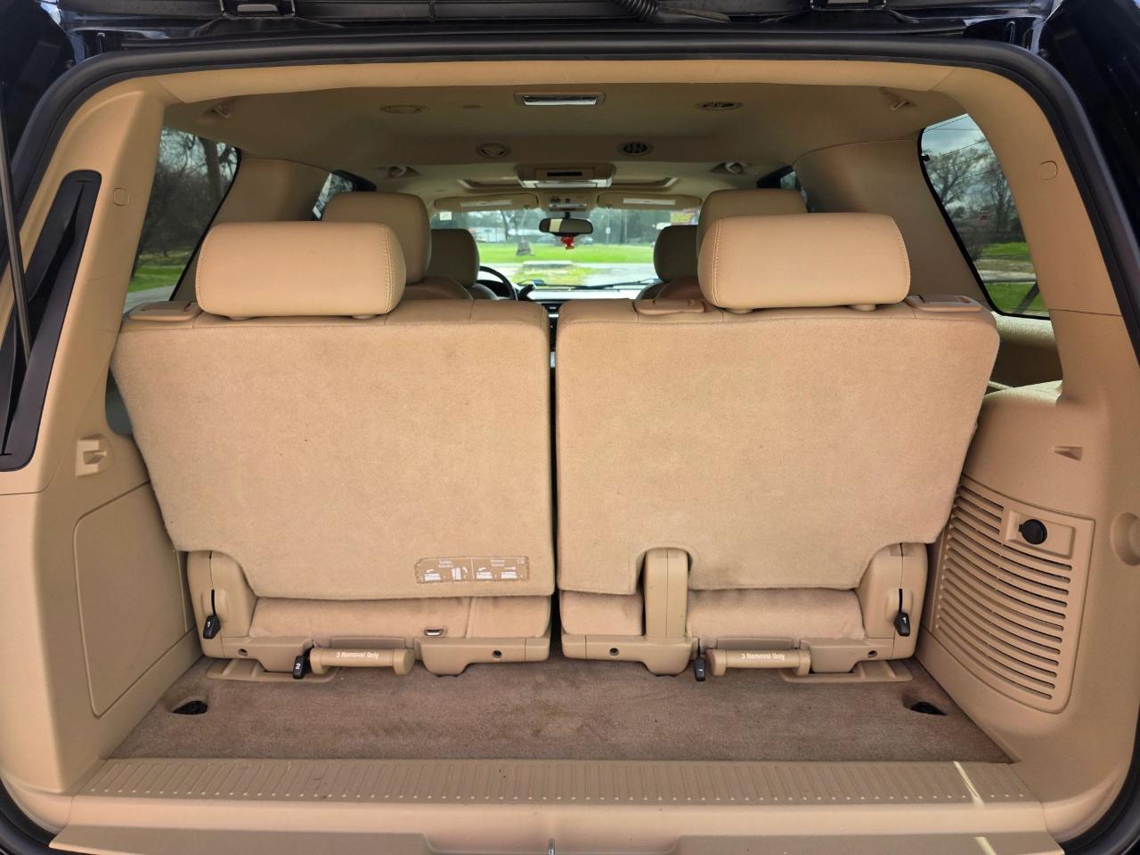 Chevrolet Tahoe 2WD 4dr 1500 LTZ 2011