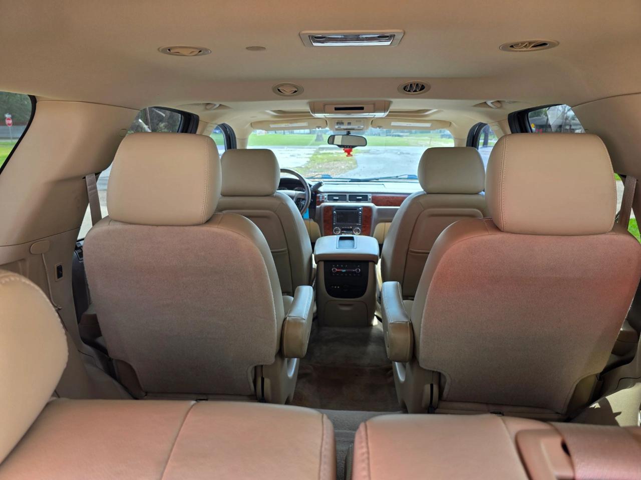 Chevrolet Tahoe 2WD 4dr 1500 LTZ 2011