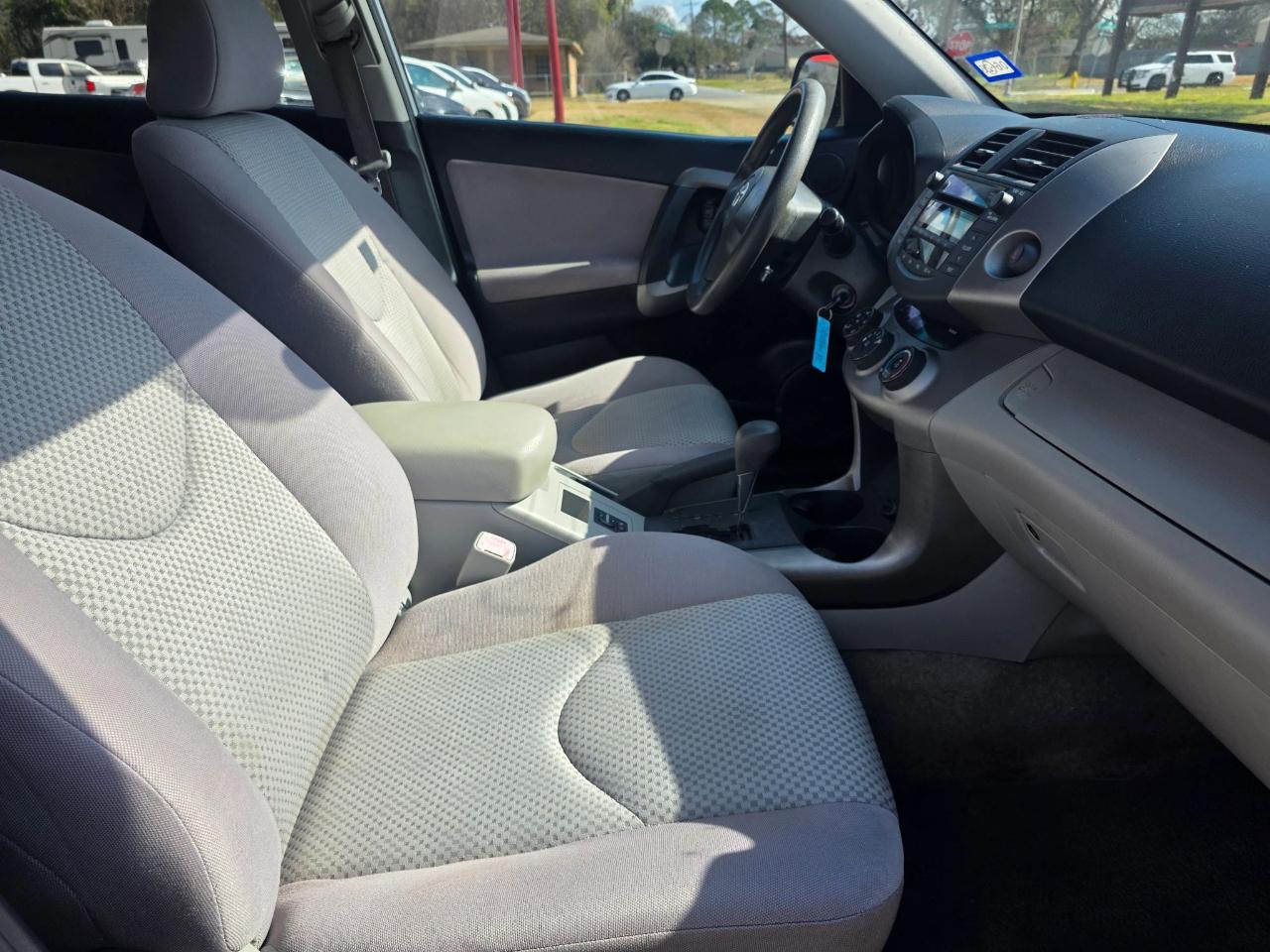 Toyota RAV4 FWD 4dr 4-cyl 4-Spd AT (Natl) 2008