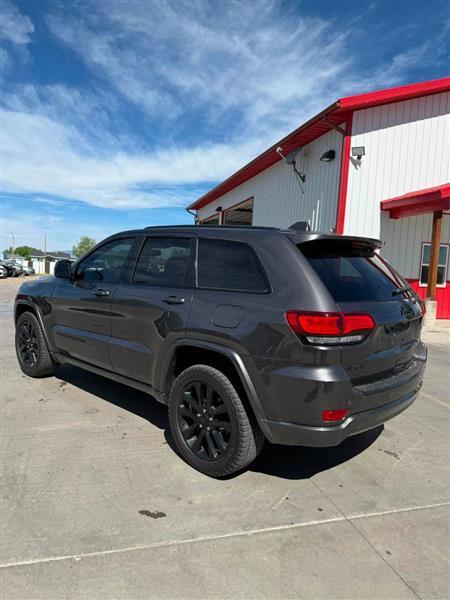 Jeep Grand Cherokee Laredo 4WD 2018