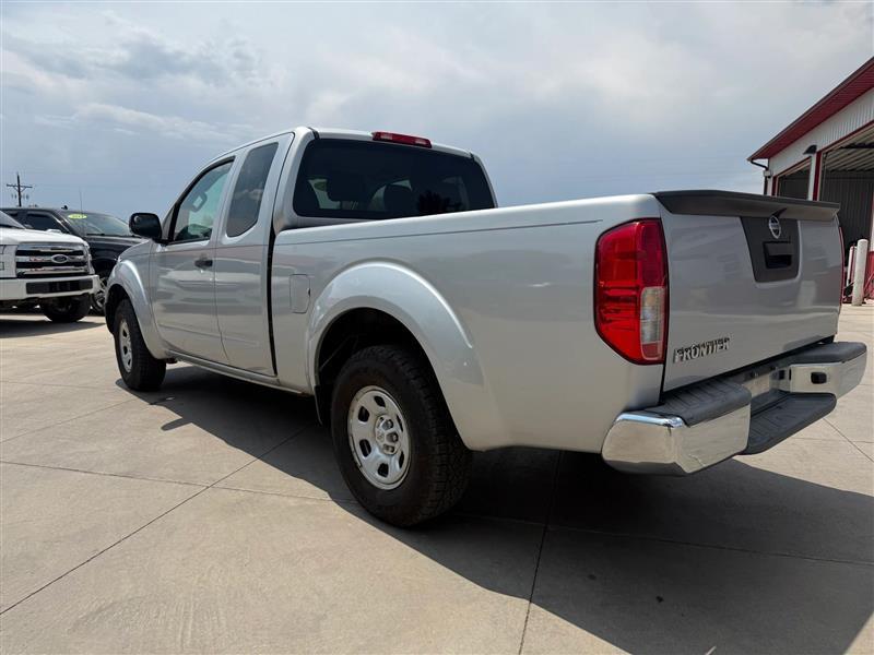 Nissan Frontier S King Cab I4 5MT 2WD 2016