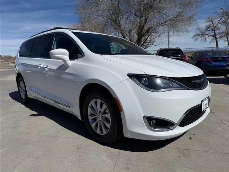 Chrysler Pacifica Touring-L 2017
