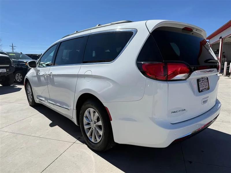 Chrysler Pacifica Touring-L 2017