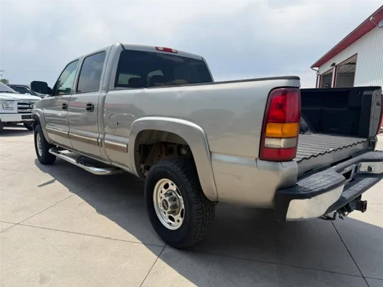 Chevrolet Silverado 2500HD Crew Cab Long Bed 2WD 2001