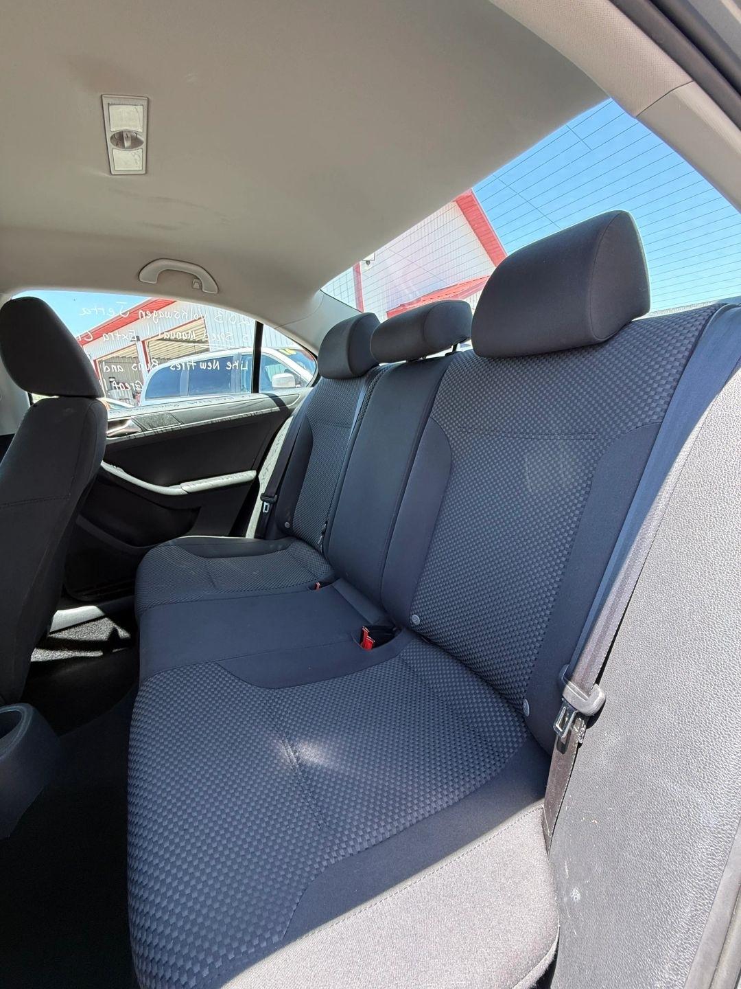 Volkswagen Jetta S 2013