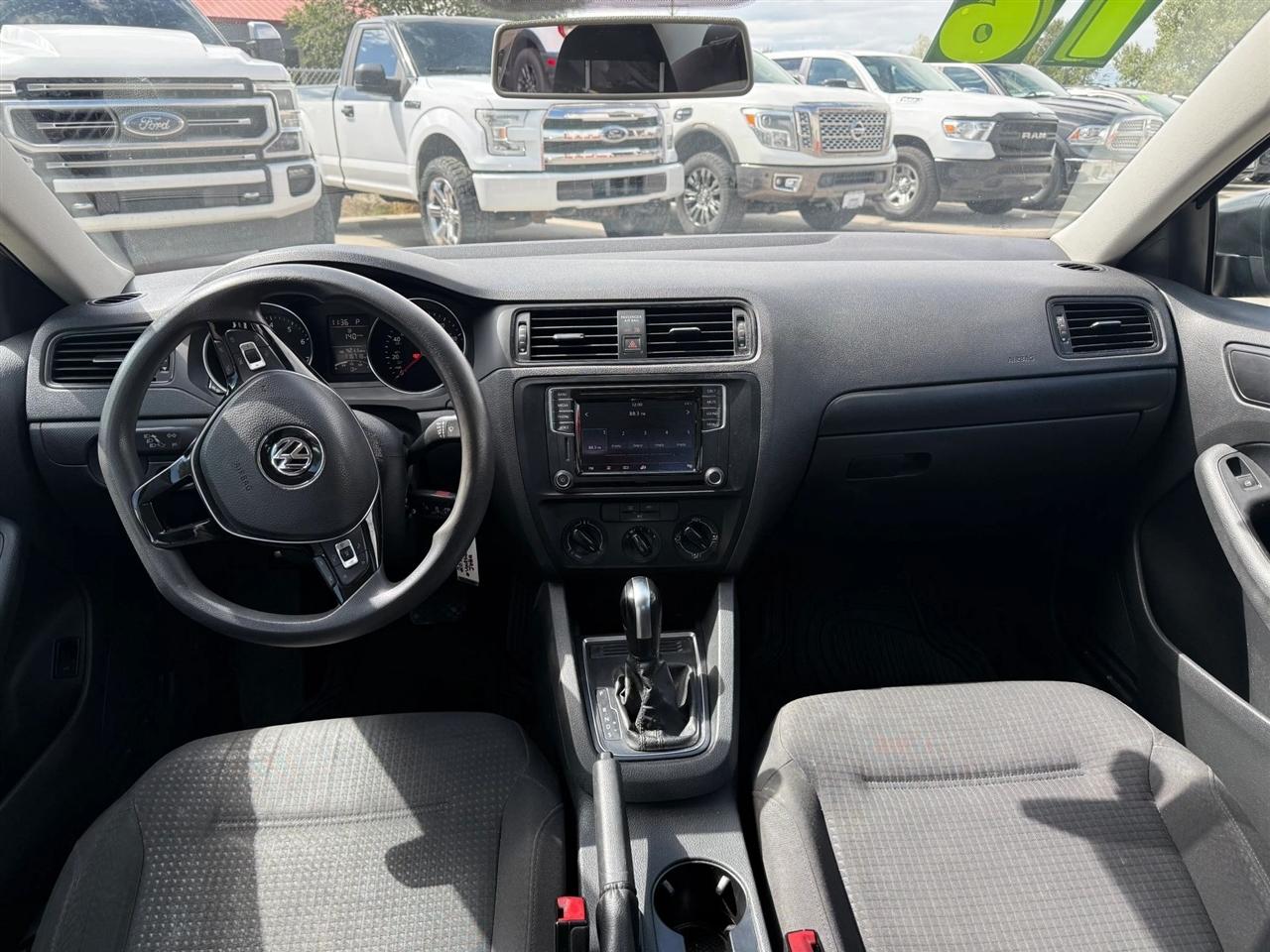 Volkswagen Jetta  2016