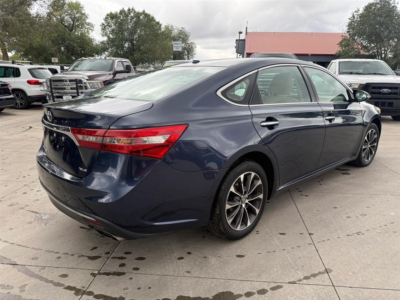 Toyota Avalon  2018