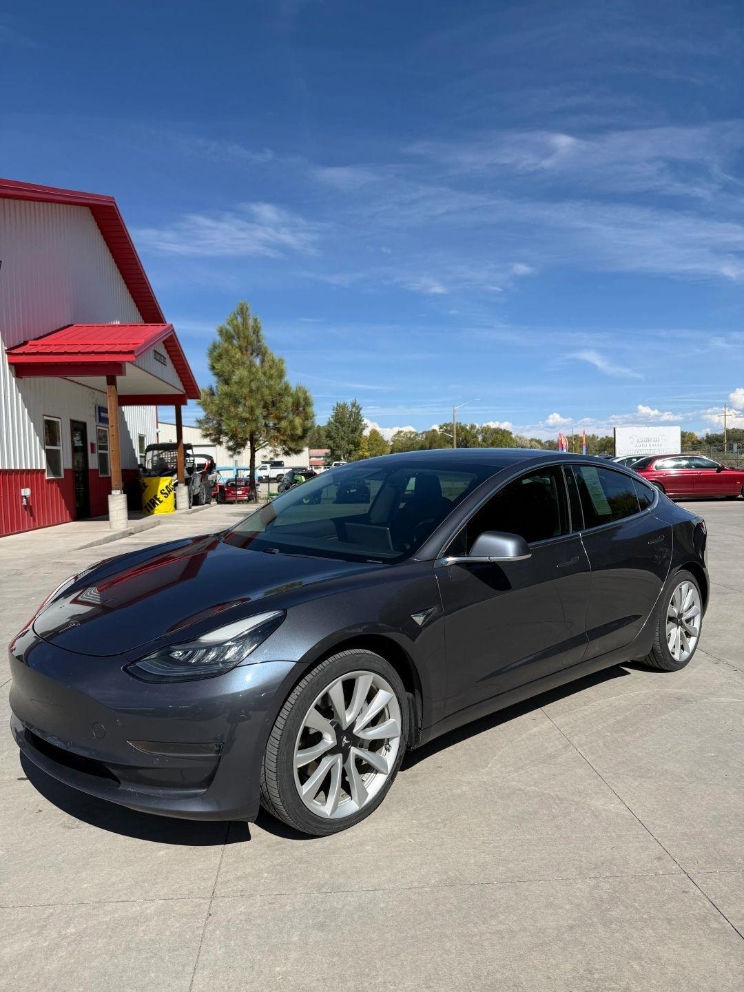 Tesla Model 3  2019
