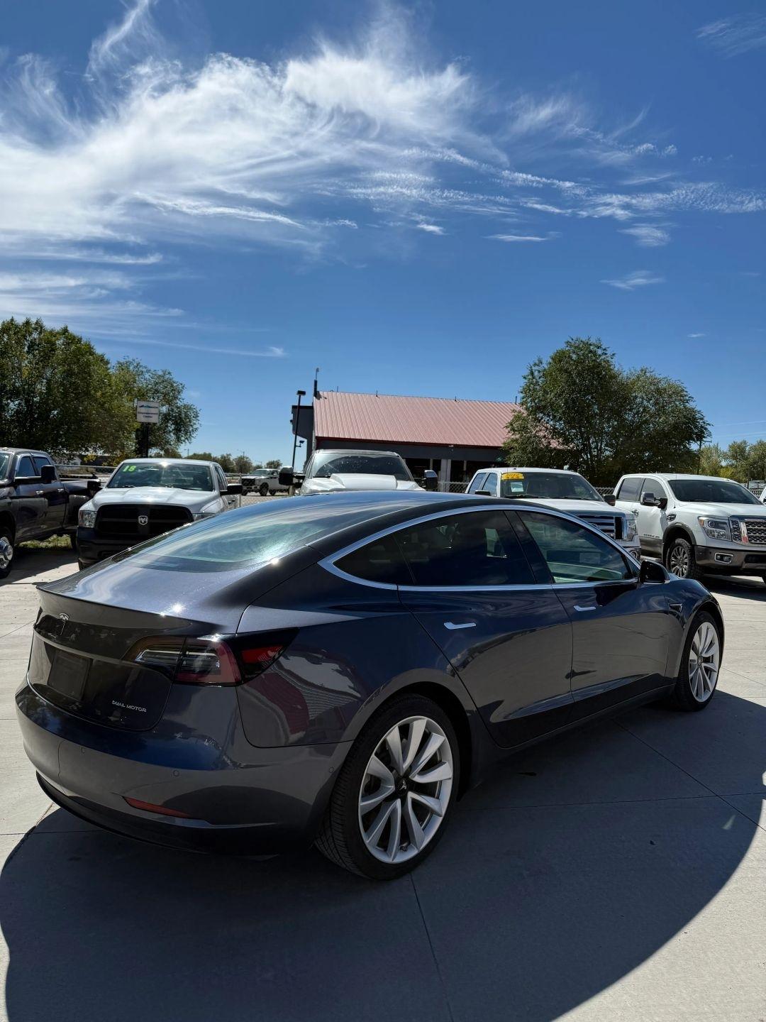 Tesla Model 3  2019