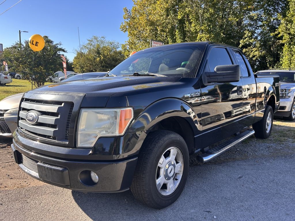 2010 Ford F-150 XL SuperCab 8-ft. Bed 2WD