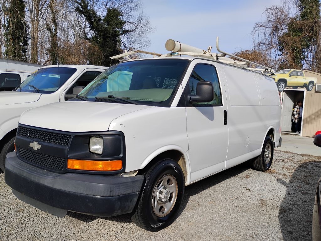 2008 Chevrolet Express Cargo Work Van's photo