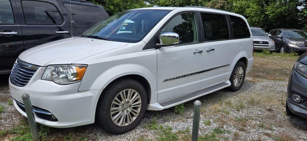2015 Chrysler Town & Country Limited Platinum