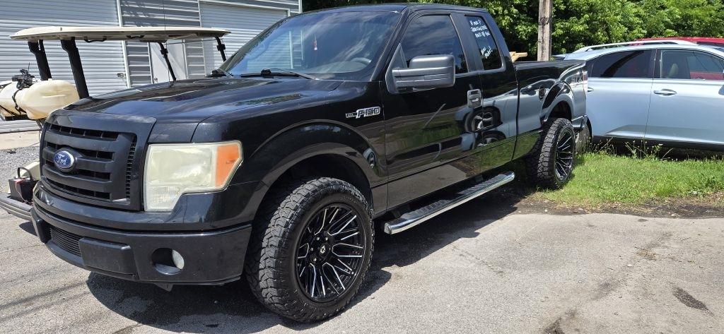 2010 Ford F-150 XL SuperCab 8-ft. Bed 2WD