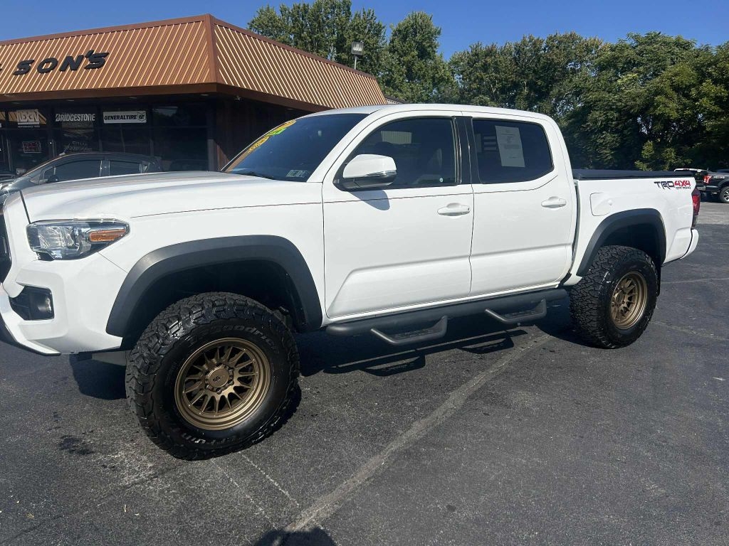 2017 Toyota Tacoma SR5 Double Cab Long Bed V6 6AT 4WD