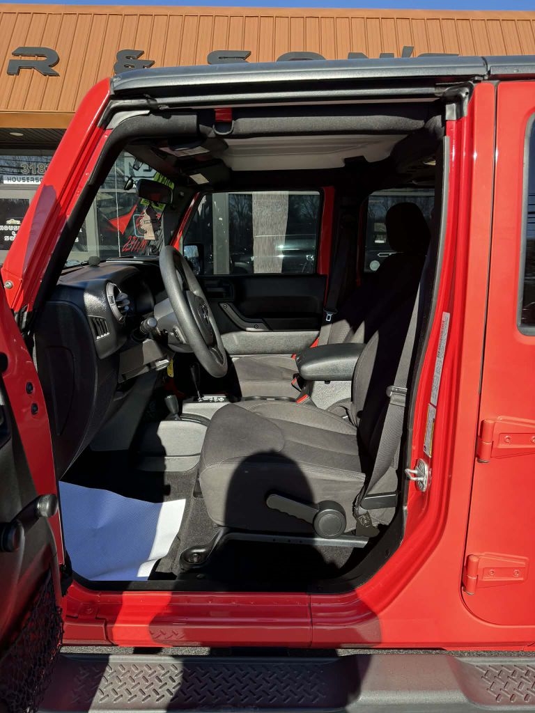 Jeep Wrangler Unlimited Sport 4WD 2013