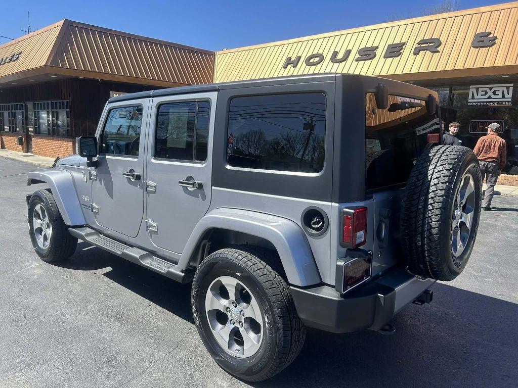 Jeep Wrangler Unlimited Sahara 4WD 2017