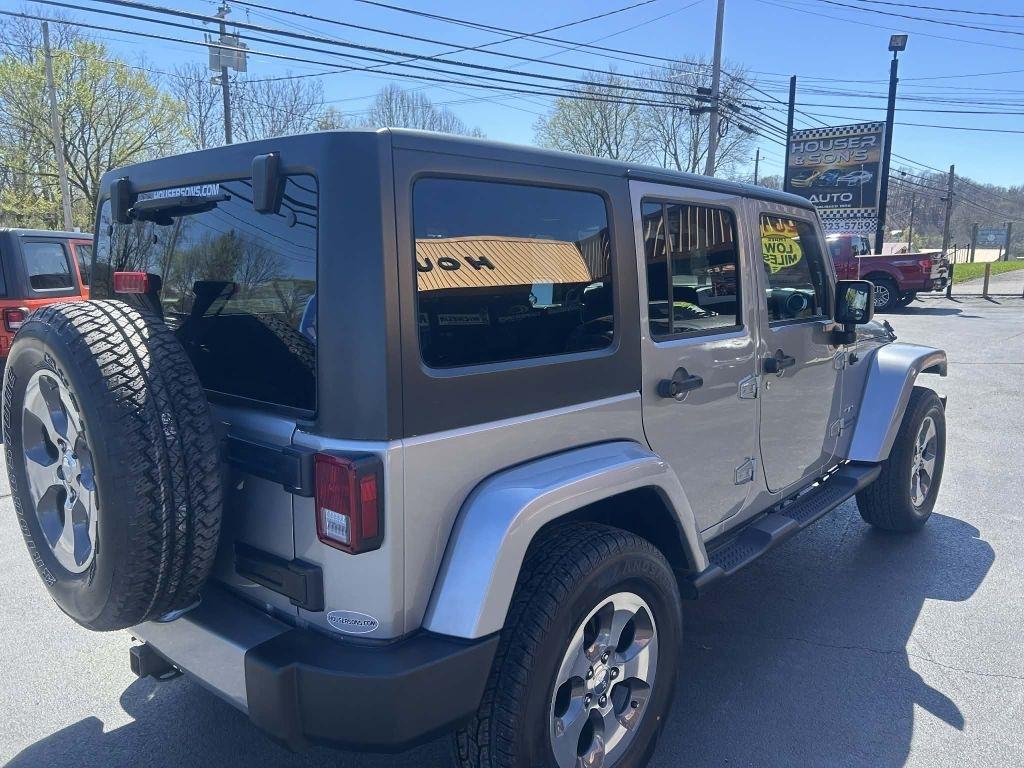 Jeep Wrangler Unlimited Sahara 4WD 2017