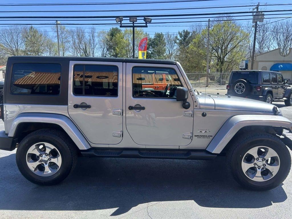 Jeep Wrangler Unlimited Sahara 4WD 2017