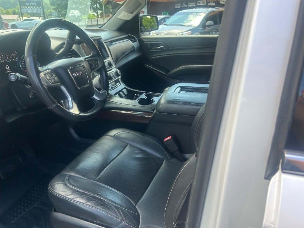 GMC Yukon XL SLT 4WD 2017