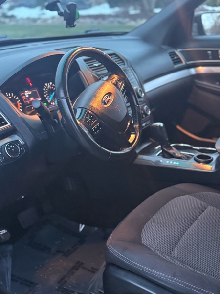 Ford Explorer XLT FWD 2016