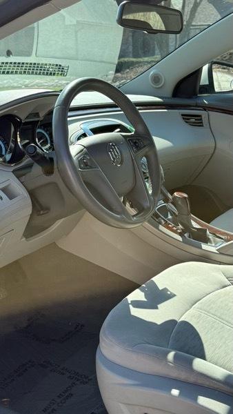 Buick LaCrosse CX 2011