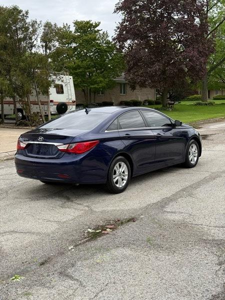 Hyundai Sonata 4dr Sdn 2.4L SE 2011