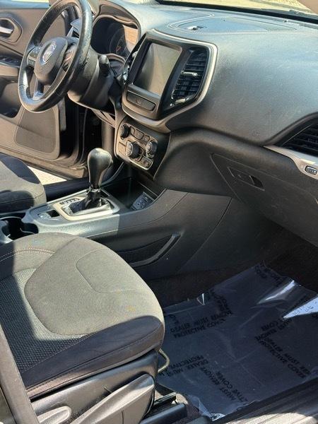Jeep Cherokee Latitude FWD 2016