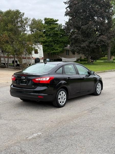 Ford Focus SE Sedan 2012