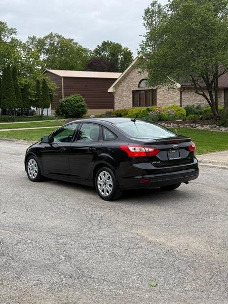 Ford Focus SE Sedan 2012