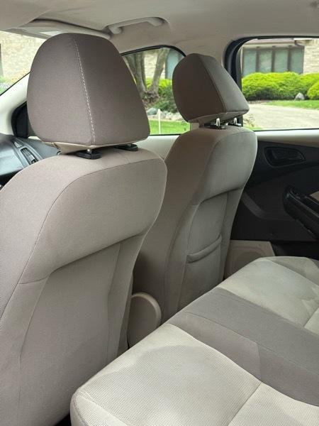 Ford Focus SE Sedan 2012