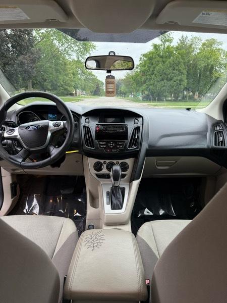 Ford Focus SE Sedan 2012