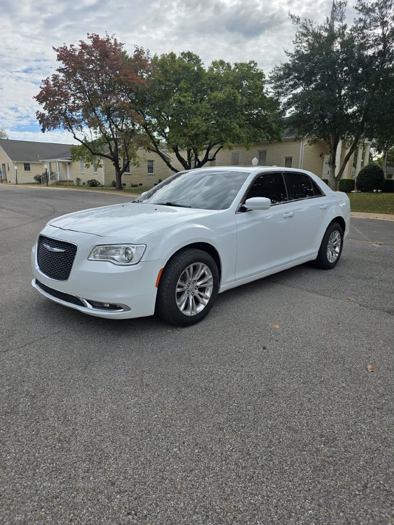 2018 Chrysler 300