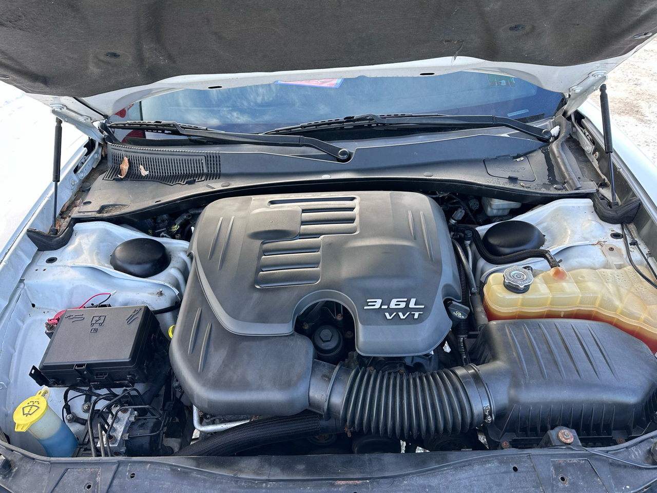 Dodge Charger SE 2011