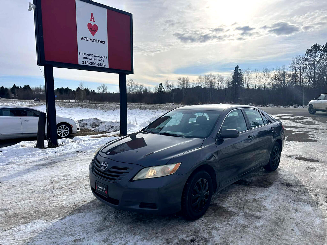 2009 Toyota Camry SE's photo