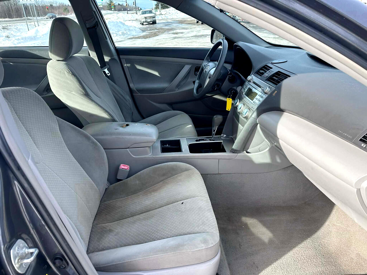 Toyota Camry SE 5-Spd AT 2009