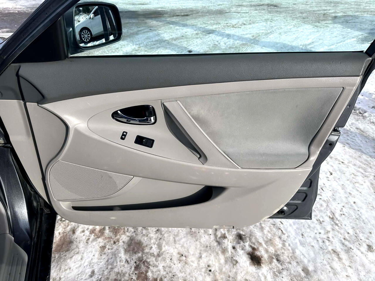 Toyota Camry SE 5-Spd AT 2009