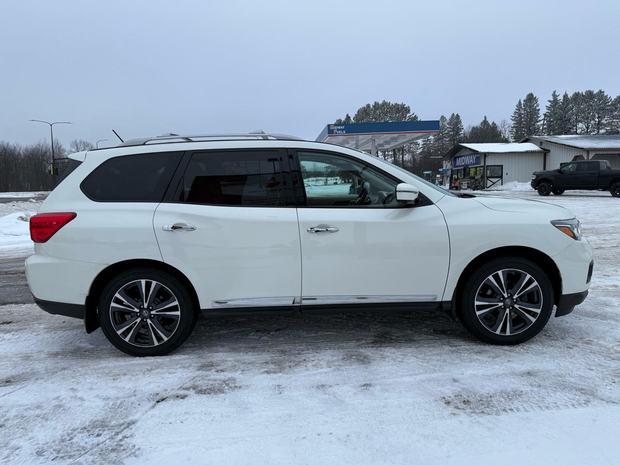 Nissan Pathfinder S 4WD 2017