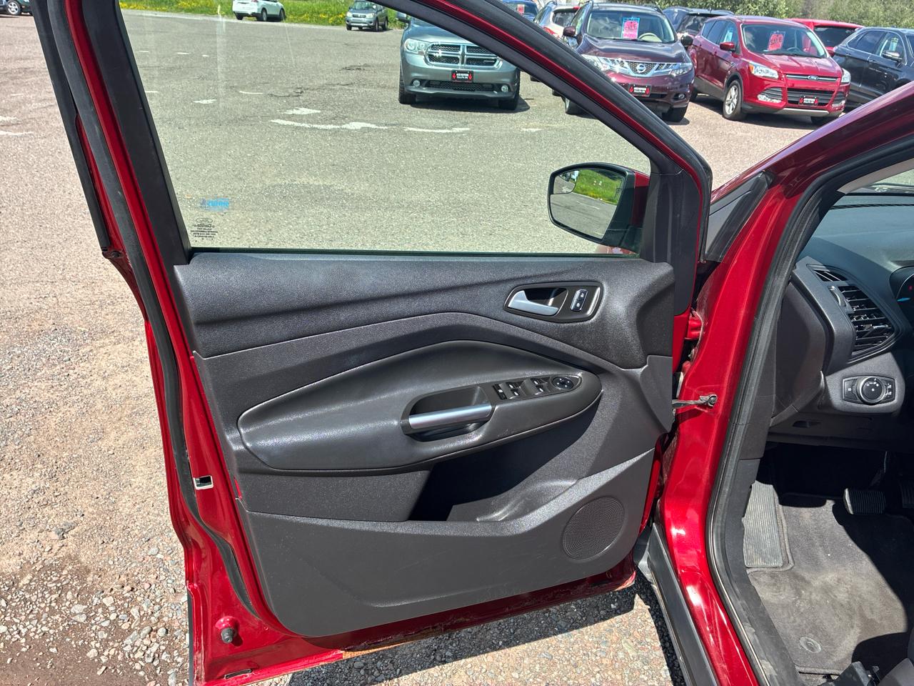 2015 Ford Escape SE - Photo 16
