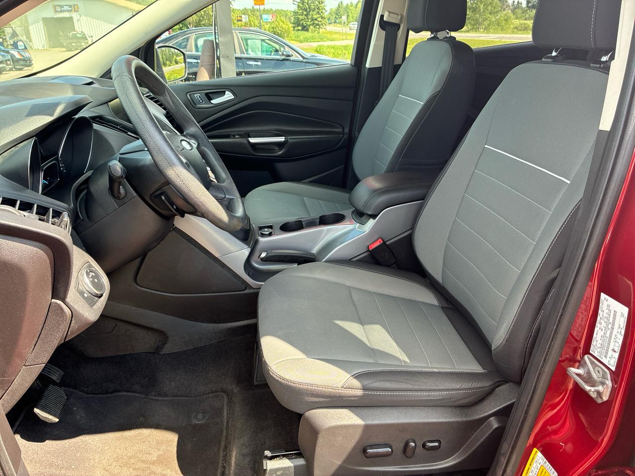 2015 Ford Escape SE - Photo 17
