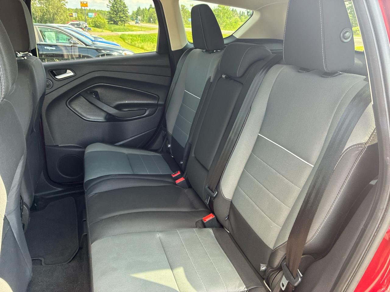 2015 Ford Escape SE - Photo 18