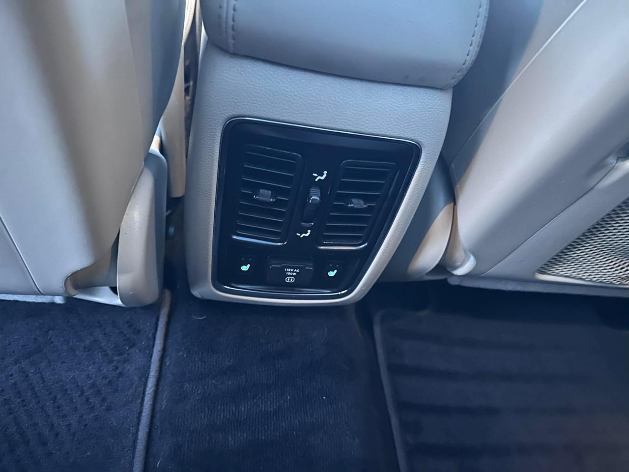 Jeep Grand Cherokee Limited 4WD 2011