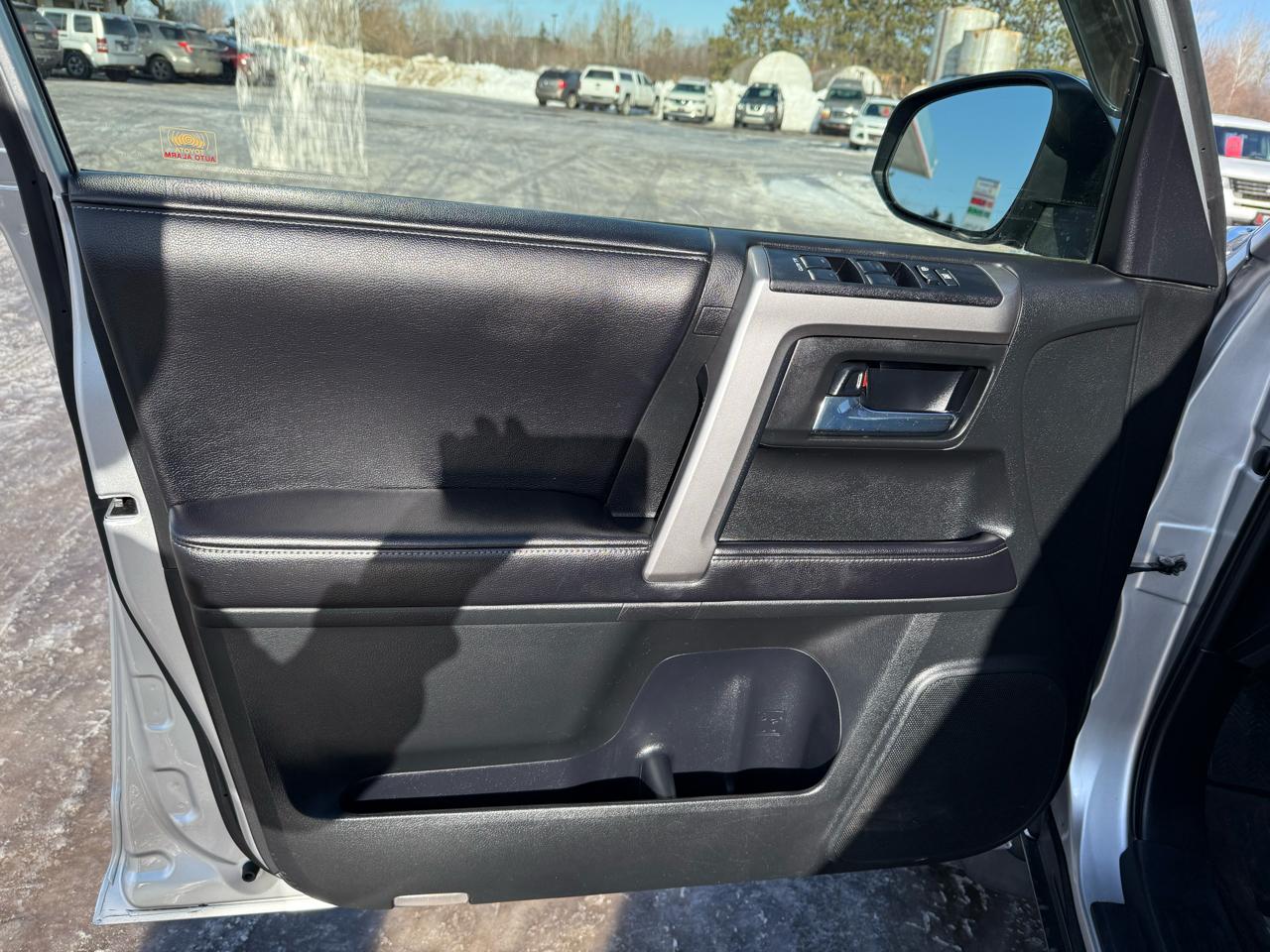 Toyota 4Runner SR5 4WD 2016