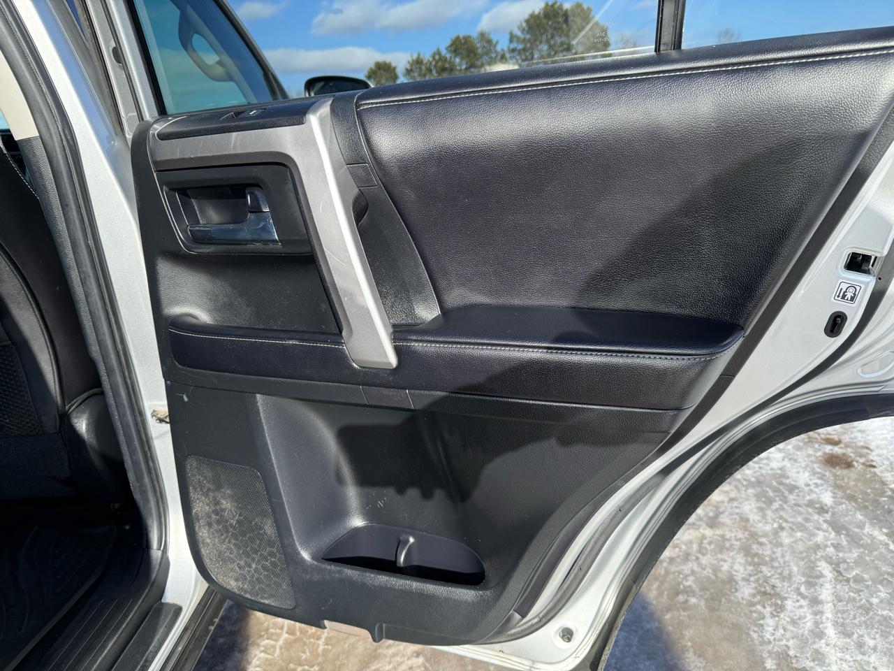 Toyota 4Runner SR5 4WD 2016