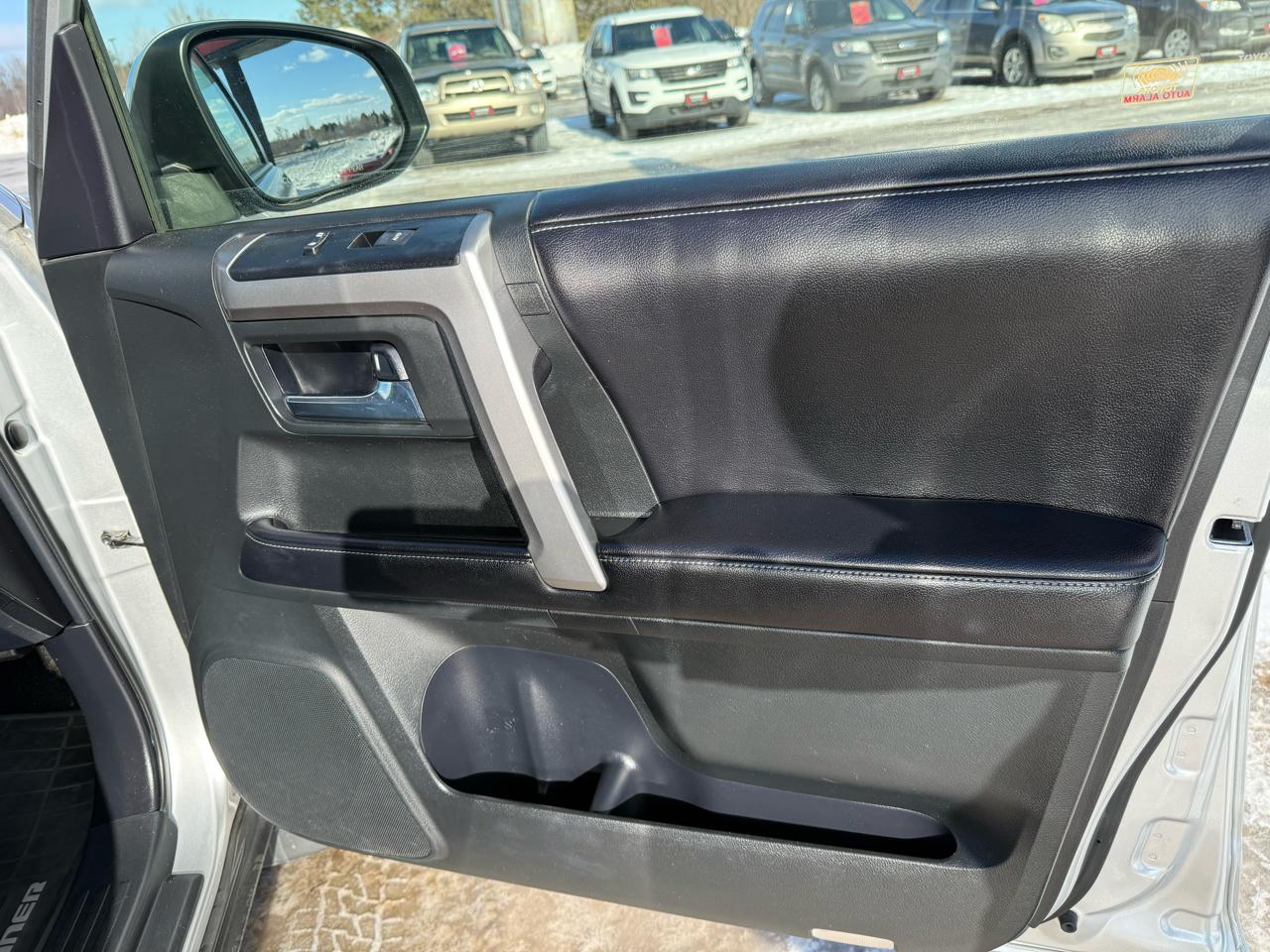 Toyota 4Runner SR5 4WD 2016