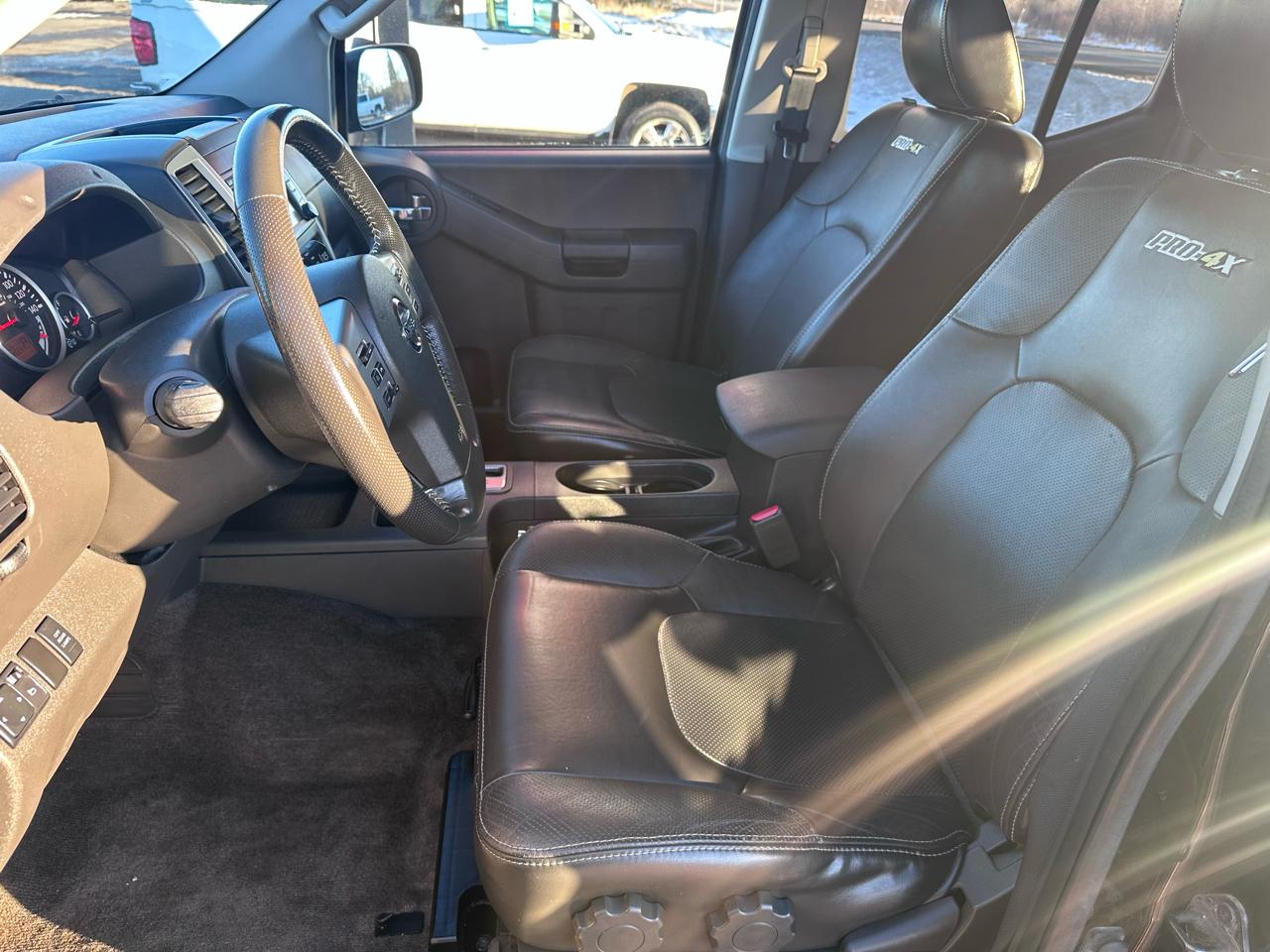 Nissan Xterra X 4WD 2015