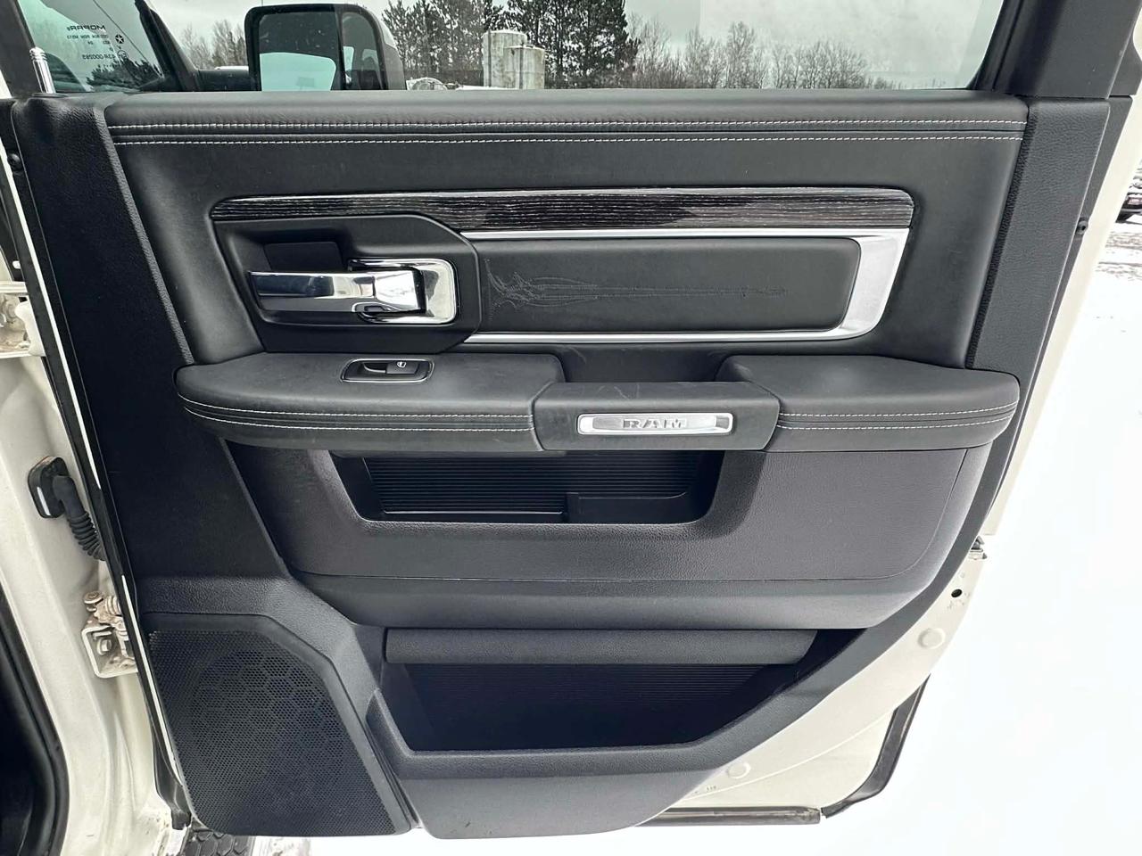 RAM 1500 Longhorn Crew Cab LWB 4WD 2016