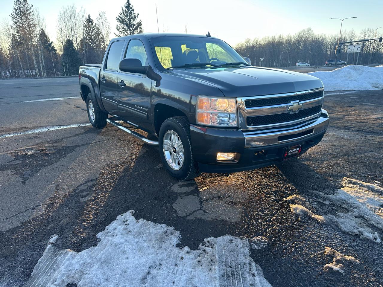 Chevrolet Silverado 1500 LT Crew Cab 4WD 2011