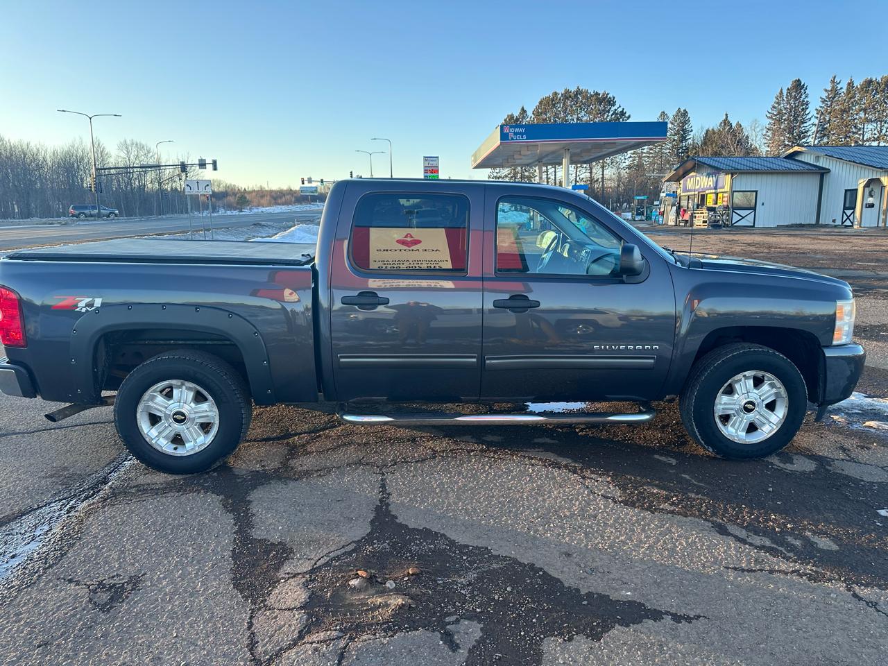 Chevrolet Silverado 1500 LT Crew Cab 4WD 2011